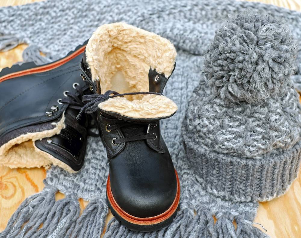 Zdjęcie odzieży zimowej i butów zimowych